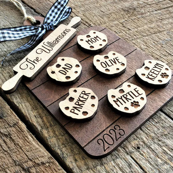 Cookie Board Christmas Ornament，Family Cookie Ornament, Personalized Wooden Family Names Ornament