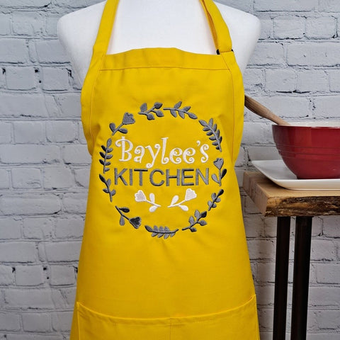 Customizable embroidered apron Personalized name