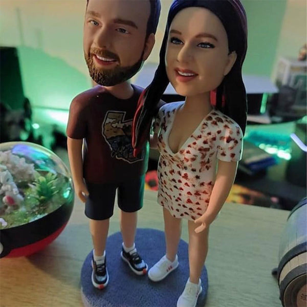 Custom couple bobblehead, bobblehead couple,bobblehead wedding cake topper, wedding gifts with dog/cat(pets)