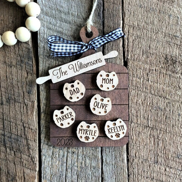 Cookie Board Christmas Ornament，Family Cookie Ornament, Personalized Wooden Family Names Ornament